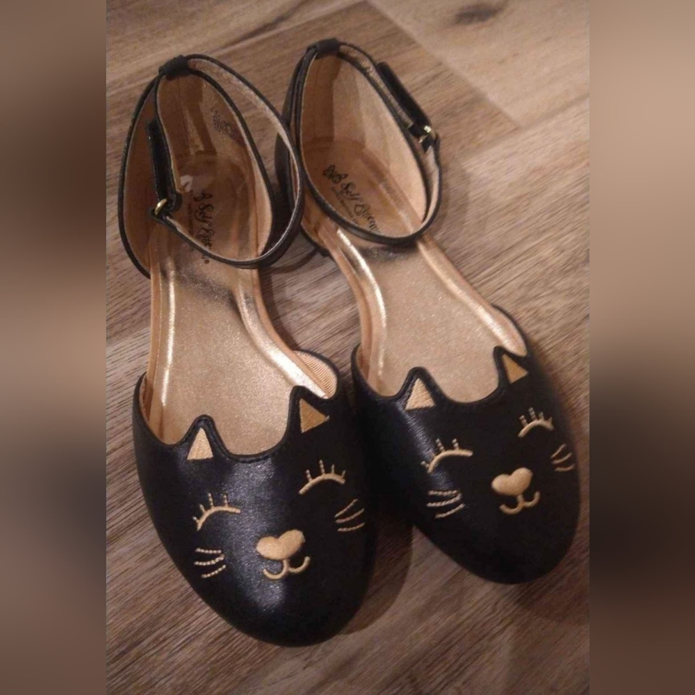 Brand new kitten shoes